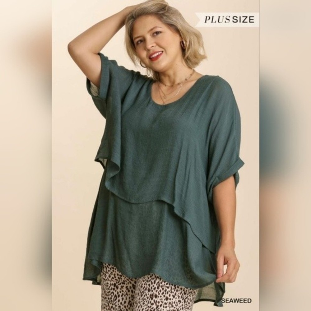 NWT Umgee Green Flowy Lagen Look Layered Short Rolled Sleeve Top Size Small